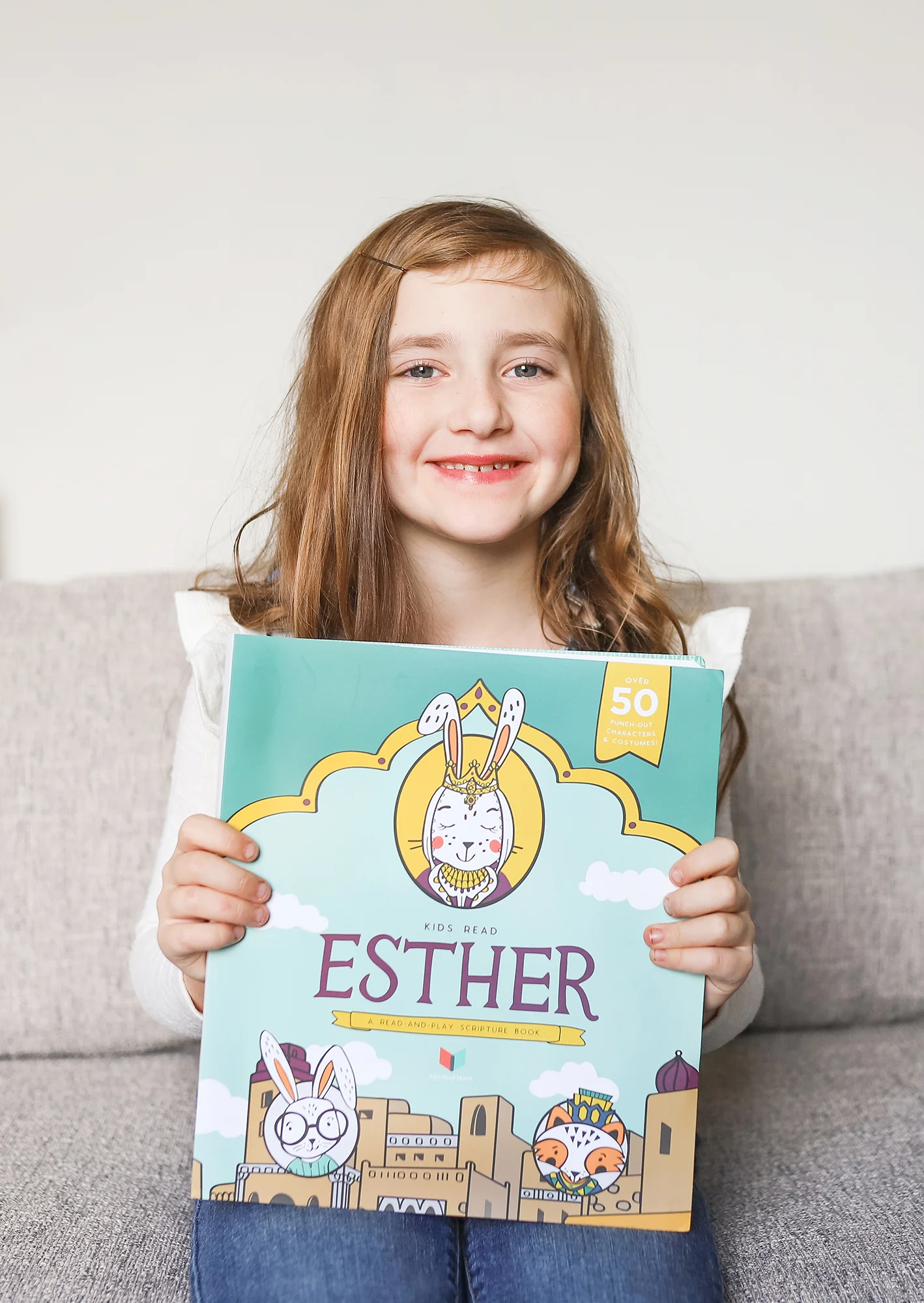Kids Read Esther: A Read-And-Play Scripture Book - Image 3